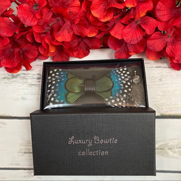 Handmade Blue and Green Spotted Feather Bow Tie Boutonnière Lapel Pin Set - Picture 8 of 12